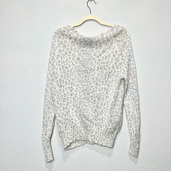 360 Cashmere 100% Cashmere Leopard Animal Print Sweater Size Extra Small - Picture 2 of 7